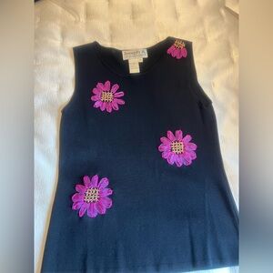 Beautiful Joseph A Top has Gorgeous Embellishments w/Embroidery & silky Lace